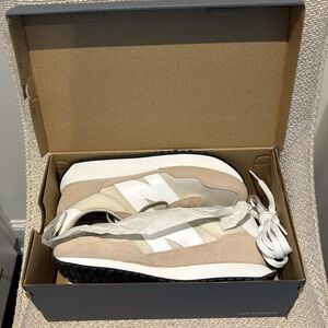 NWT in box Women's New Balance 237 Size 9 M